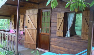 CHALET SUR LE BORD DE L'ÉTANG - Sampigny