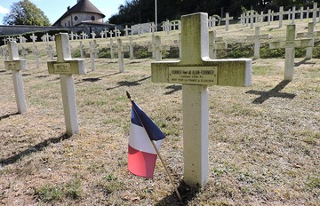 Photo SEPULTURE D'ALAIN FOURNIER AU CIMETIERE