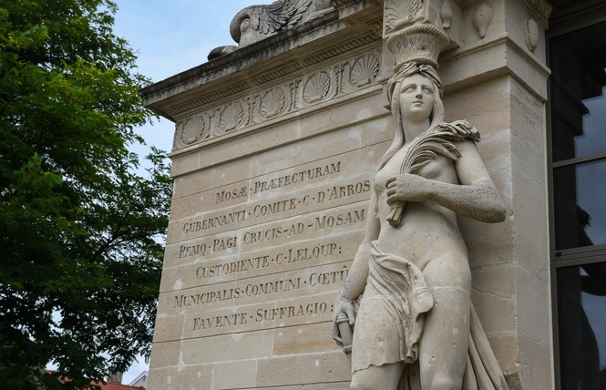 ARCHITECTURE REMARQUABLE : FONTAINE DE NEPTUNE ET D'AMPHITRITE 4 - Lacroix-sur-Meuse